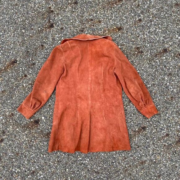VINTAGE WOMENS SUEDE COAT - Picture 4 of 4